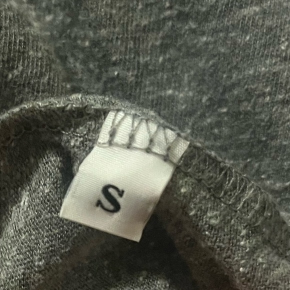 MLB KC Royals Baseball Bat Flag Women’s VNeck Tee Shirt Top Gray Kansas City - Picture 4 of 4